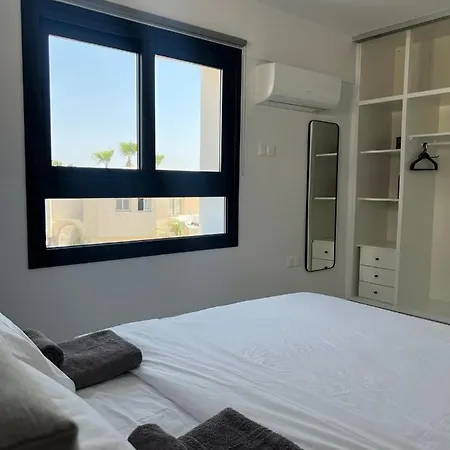 Sea La Vie #2 - Luxury Seaview Daire Pafos